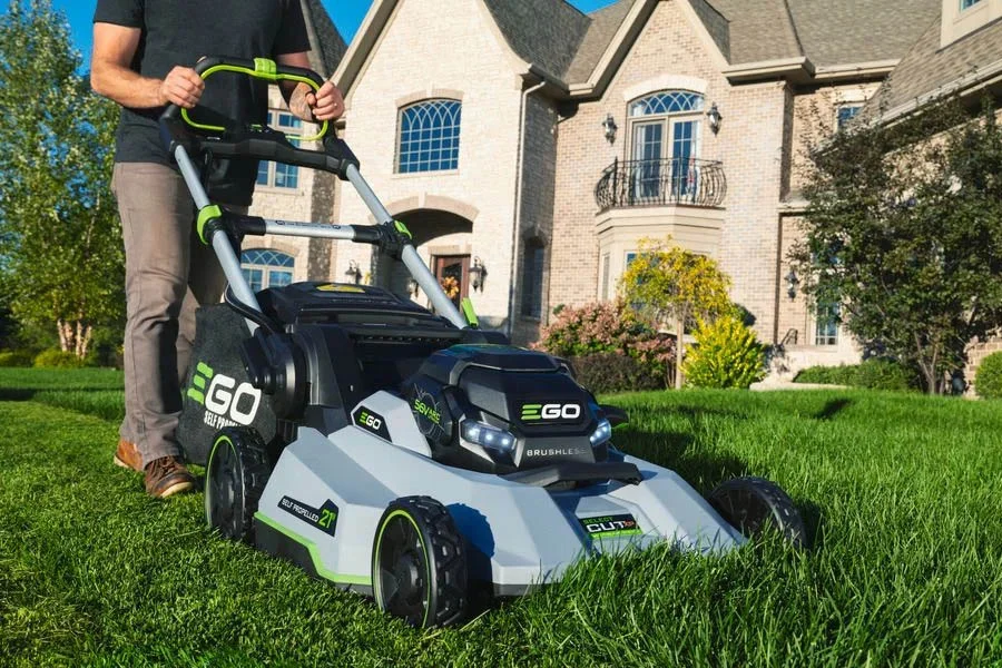 self propelled lawn mower